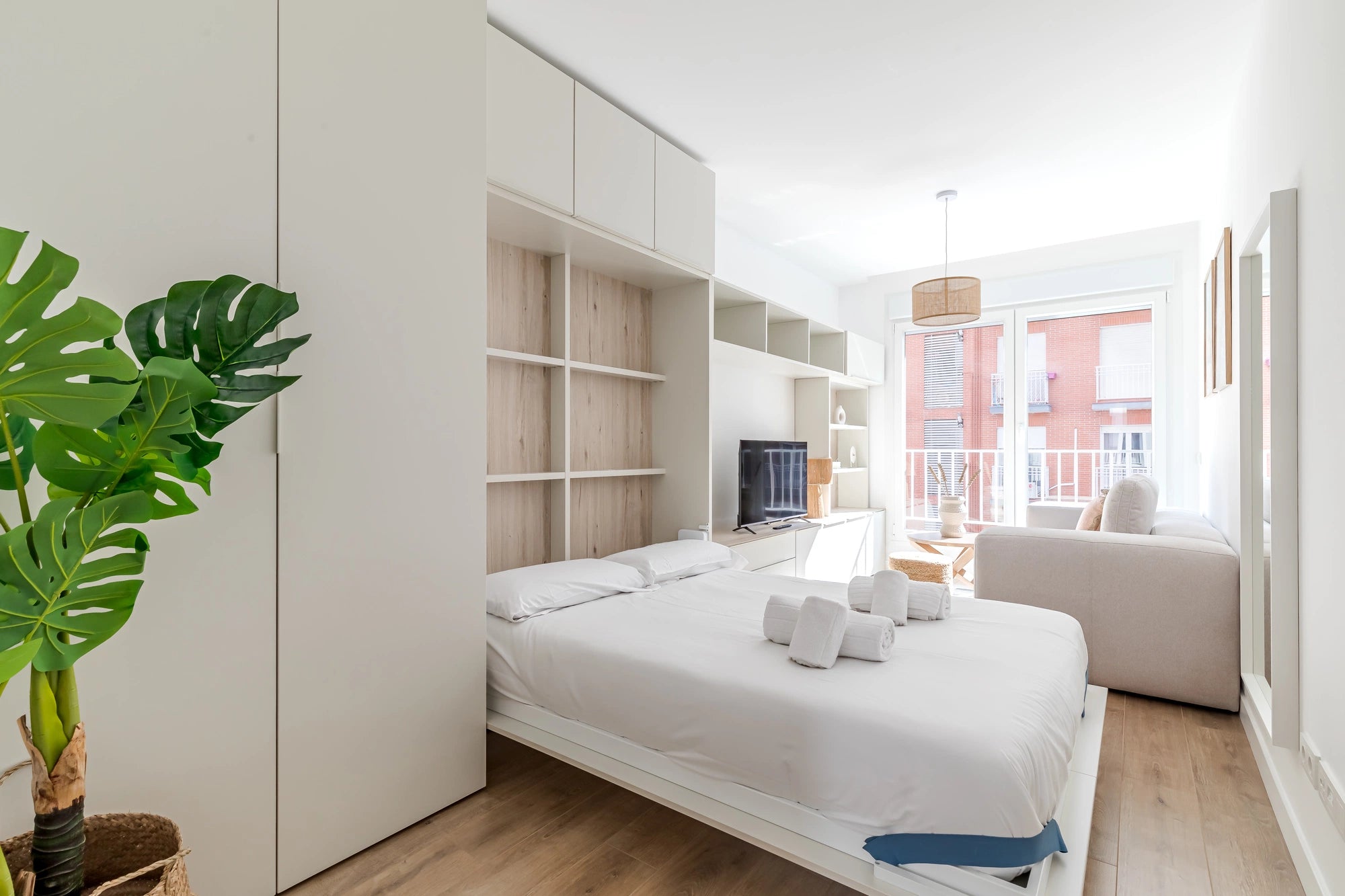 Calle de Teruel, 17, Studio